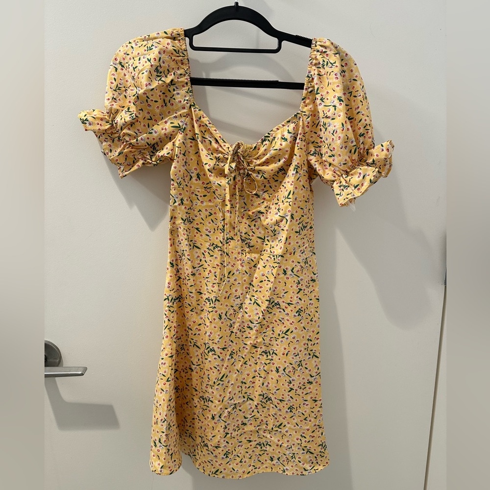 Yello flower sundress with puff sleeves